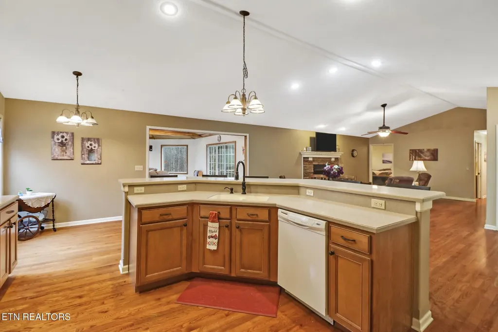 224 Victoria Circle Jamestown TN 38556