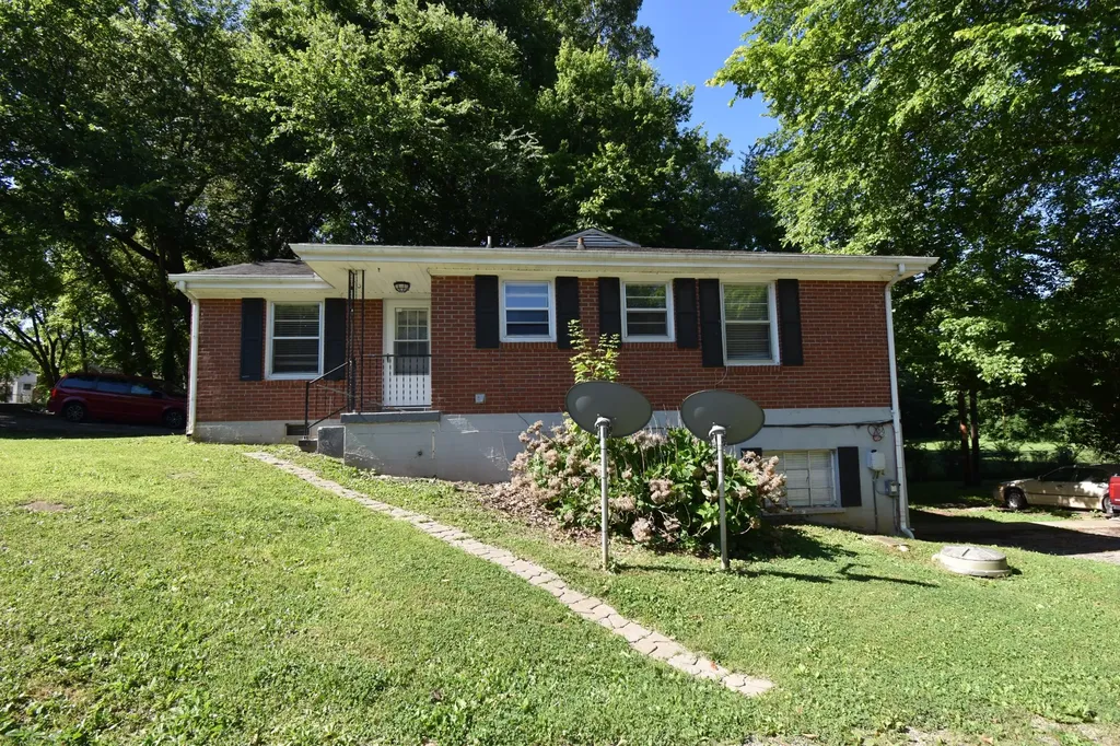 406 Hietts Lane Clarksville TN 37043