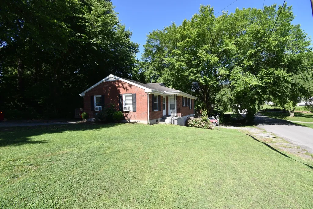 406 Hietts Lane Clarksville TN 37043