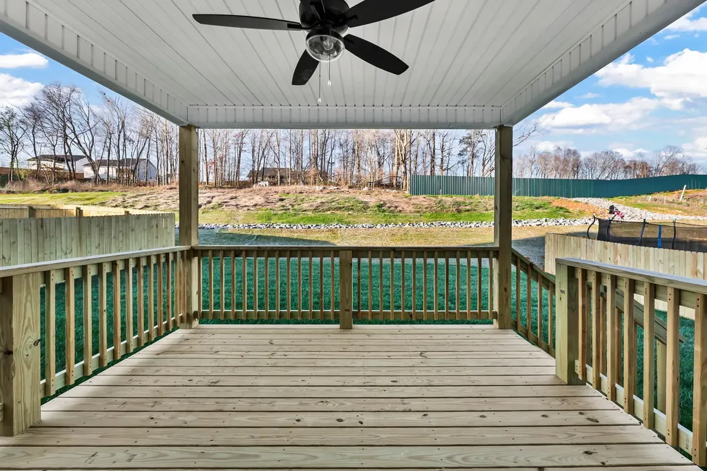 284 Cardinal Creek Clarksville TN 37040