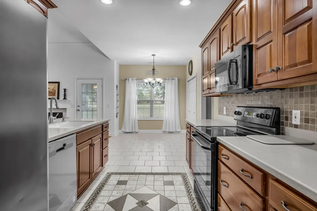 2555 Leeville Pike Lebanon TN 37090