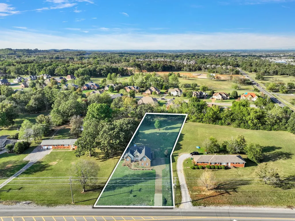 2555 Leeville Pike Lebanon TN 37090