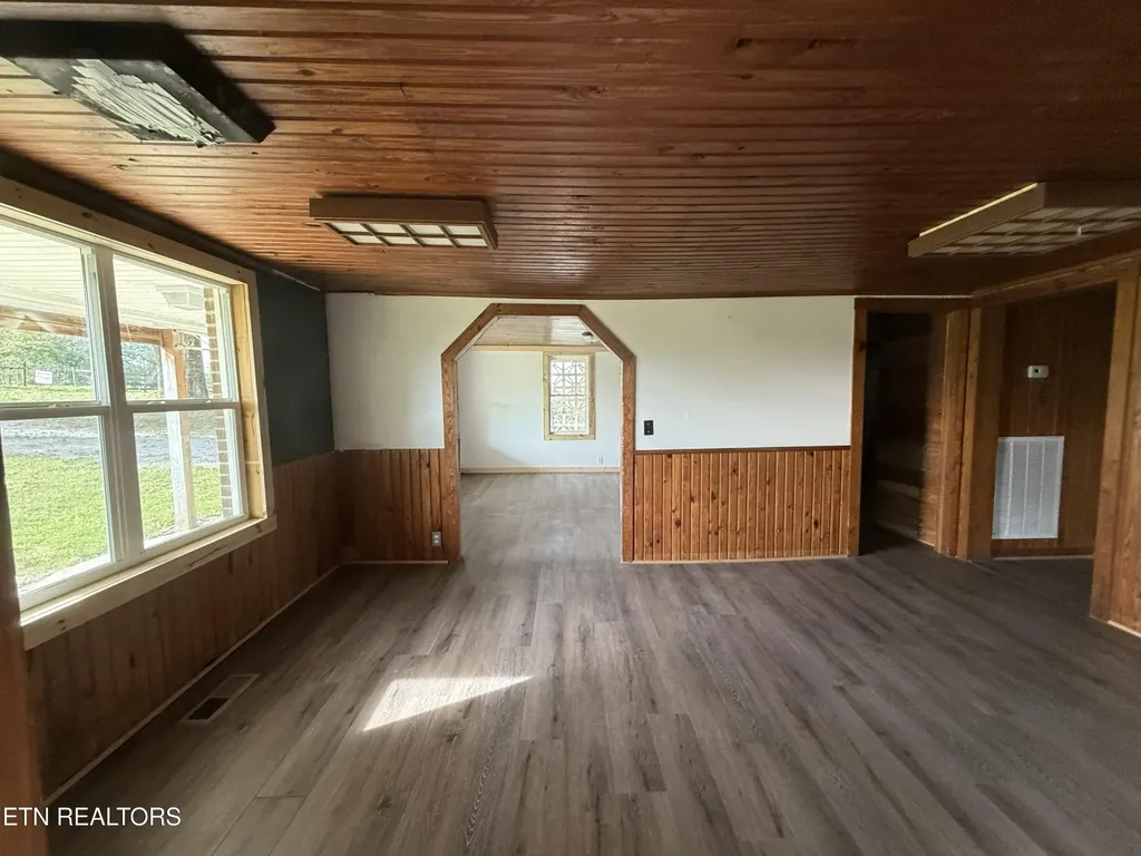 1089 Bicknell Road Clarkrange TN 38553