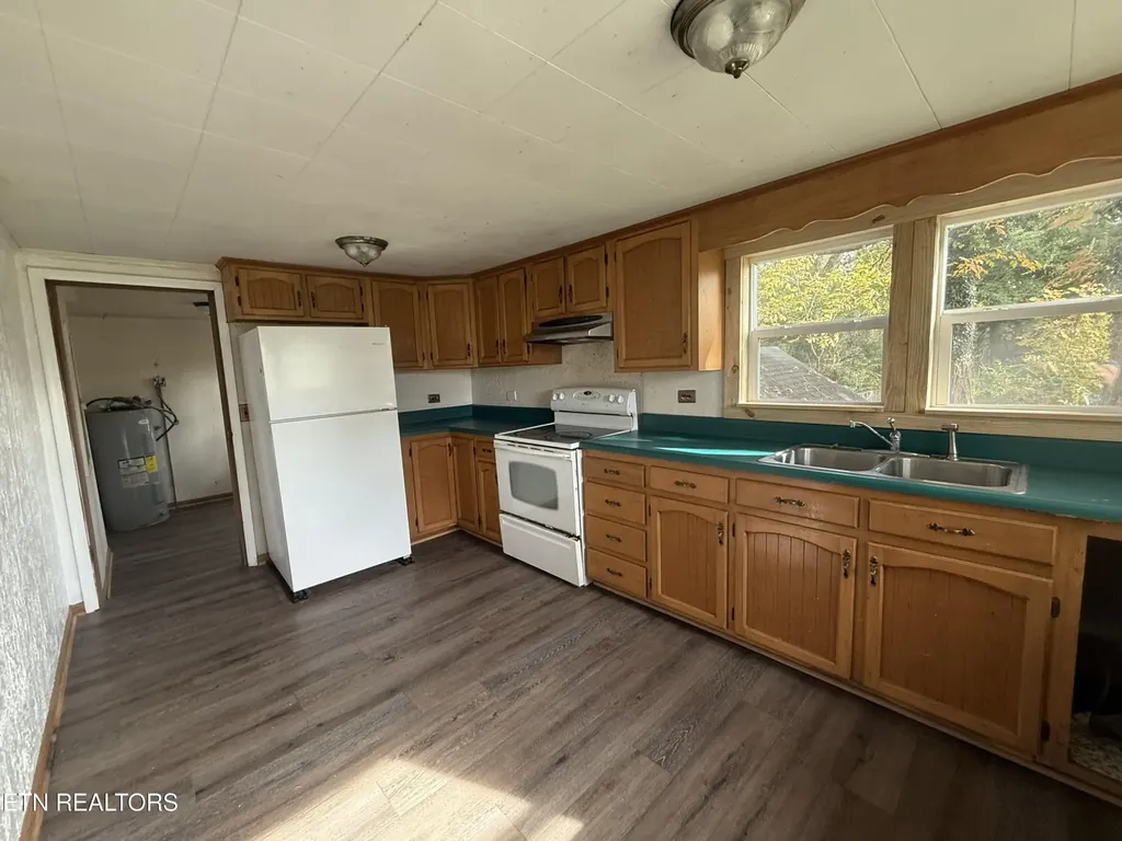 1089 Bicknell Road Clarkrange TN 38553
