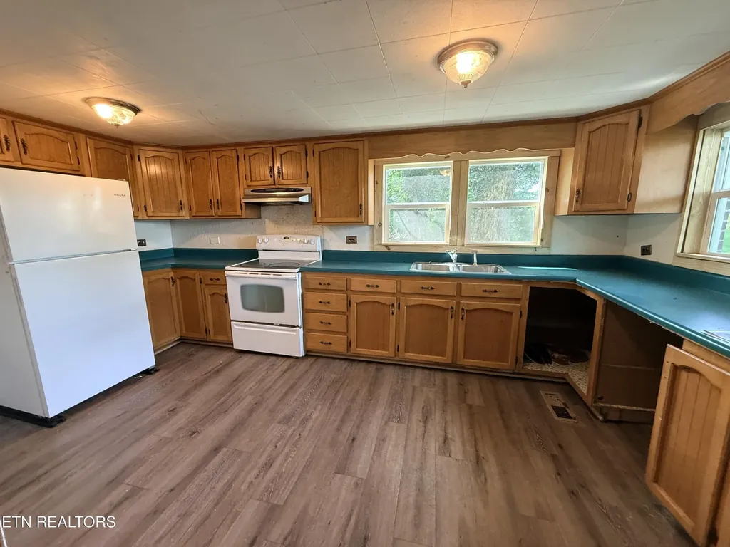 1089 Bicknell Road Clarkrange TN 38553