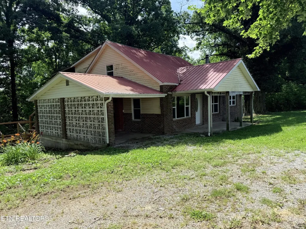 1089 Bicknell Road Clarkrange TN 38553