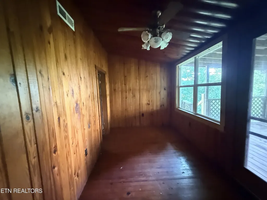 1089 Bicknell Road Clarkrange TN 38553