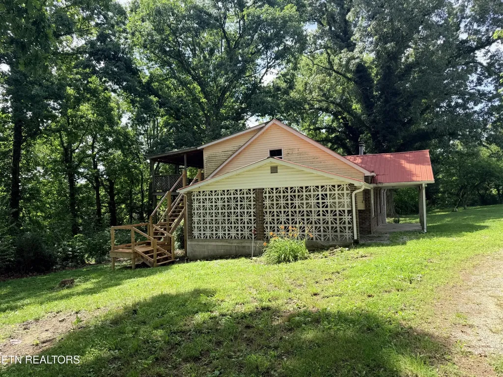 1089 Bicknell Road Clarkrange TN 38553