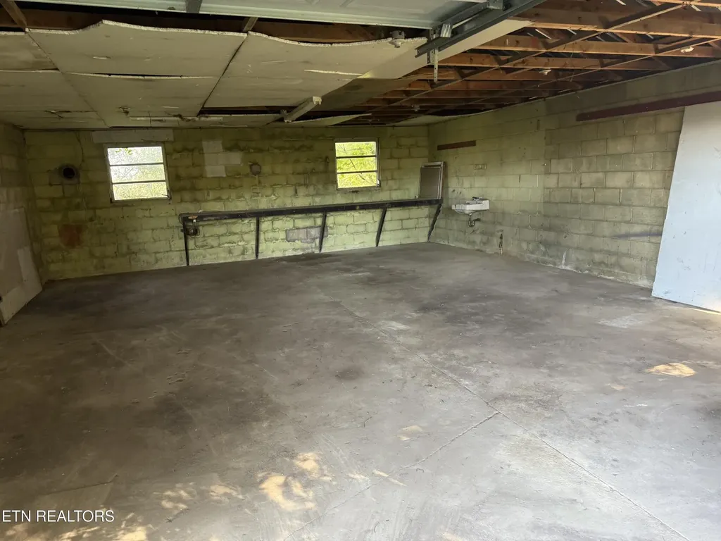 1089 Bicknell Road Clarkrange TN 38553
