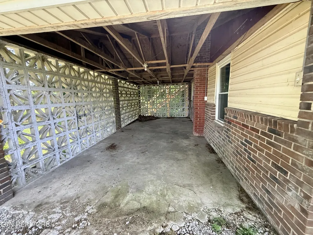 1089 Bicknell Road Clarkrange TN 38553