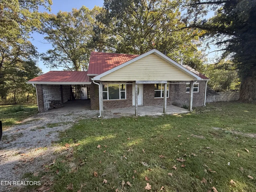 1089 Bicknell Road Clarkrange TN 38553