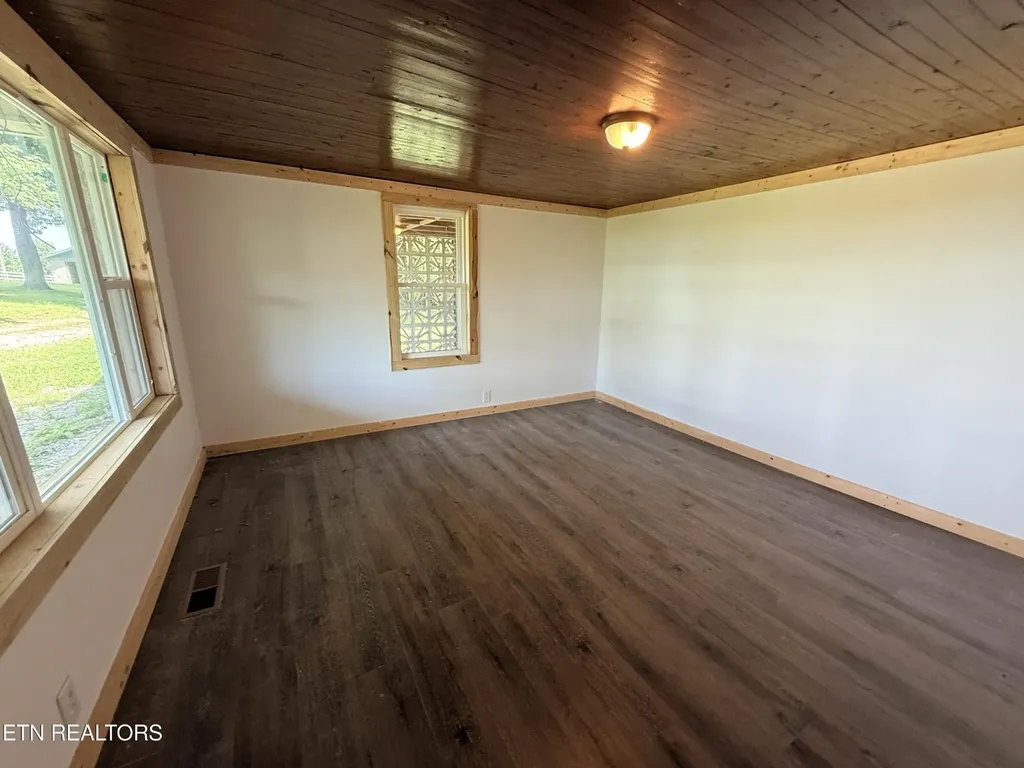 1089 Bicknell Road Clarkrange TN 38553