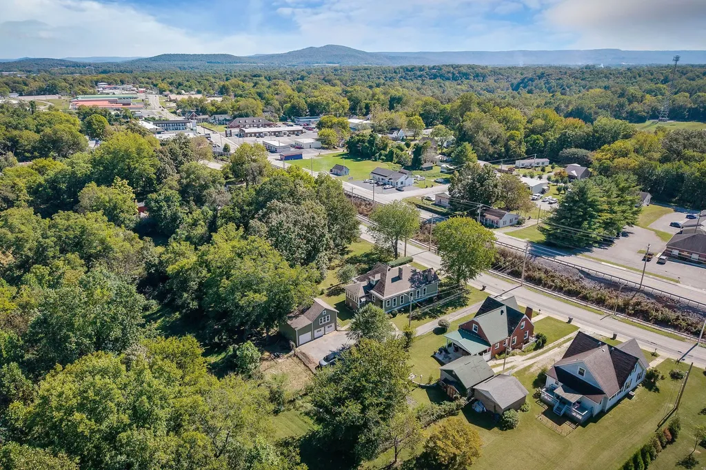 215 W Sparta Street Mcminnville TN 37110