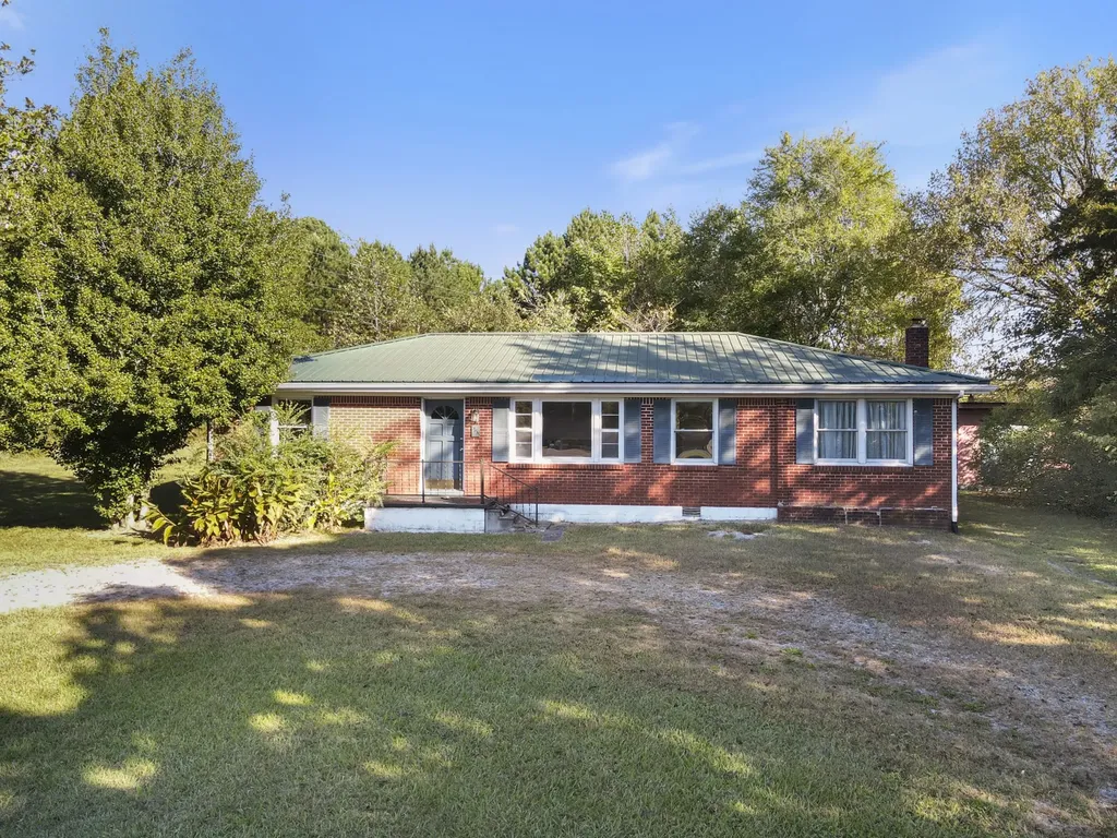 5155 Highway 100 Lyles TN 37098