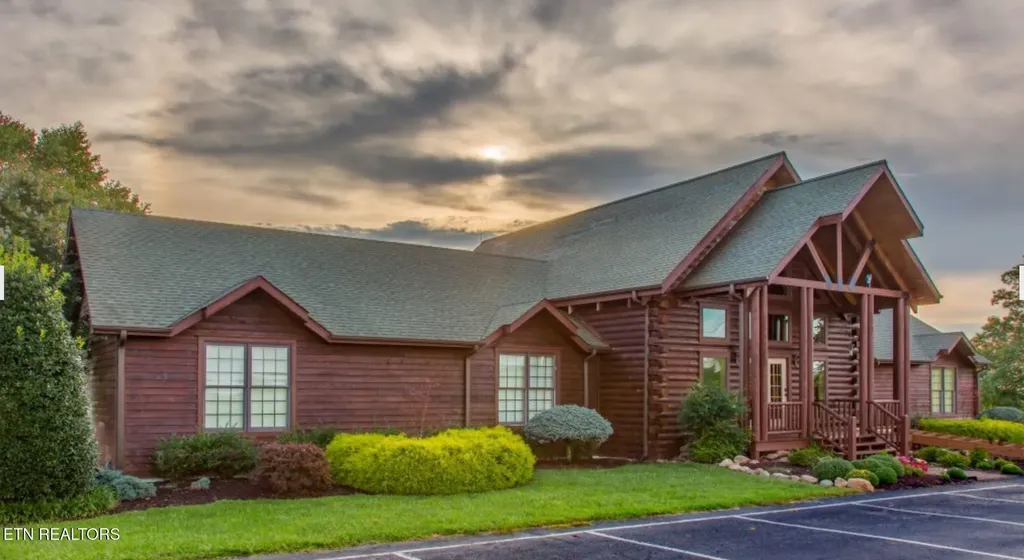 15 Swan Ridge Road Hilham TN 38568