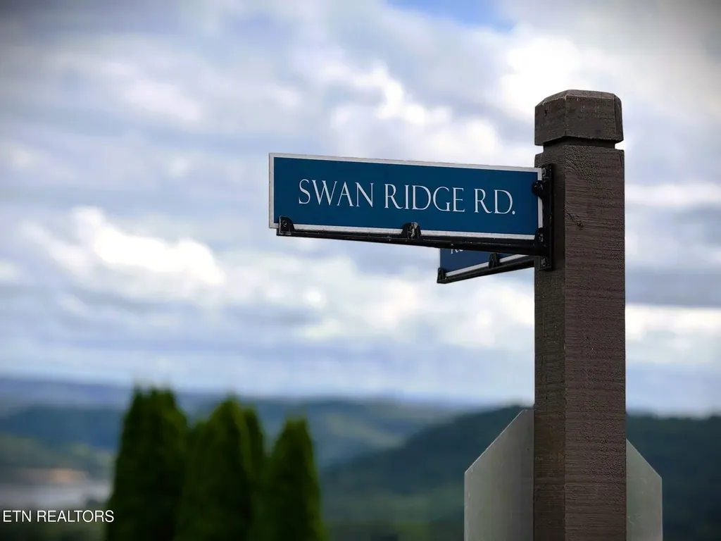 15 Swan Ridge Road Hilham TN 38568