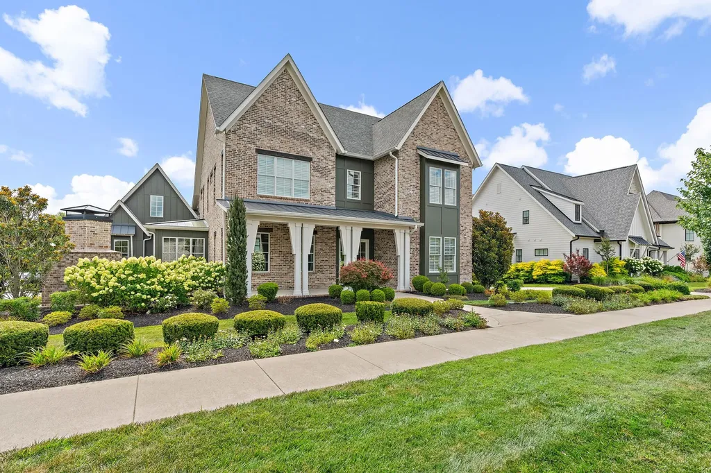 8808 Edgecomb Drive College Grove TN 37046