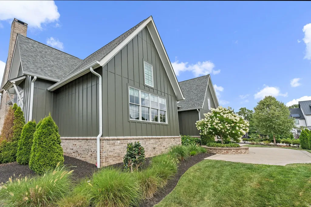 8808 Edgecomb Drive College Grove TN 37046