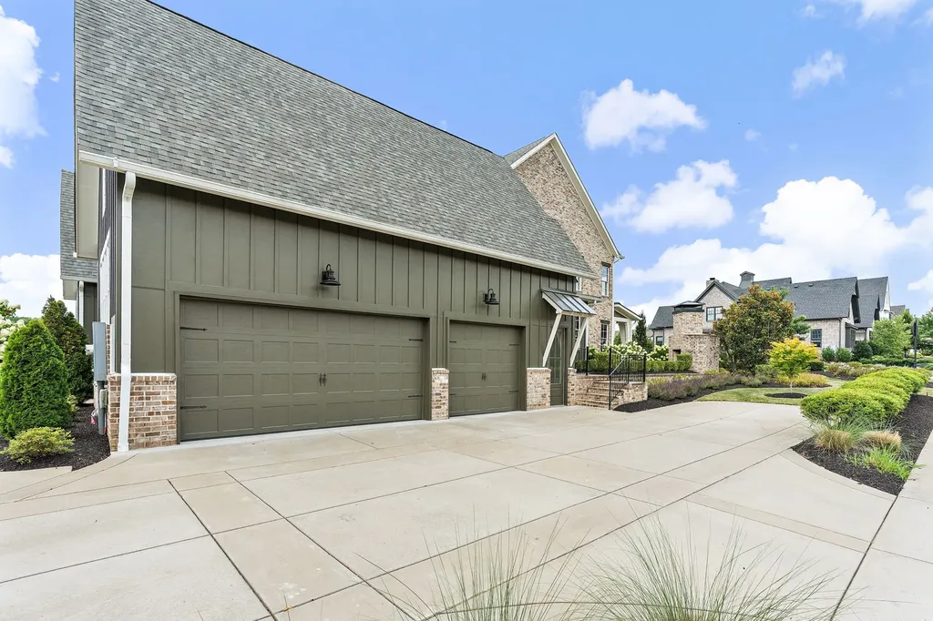 8808 Edgecomb Drive College Grove TN 37046