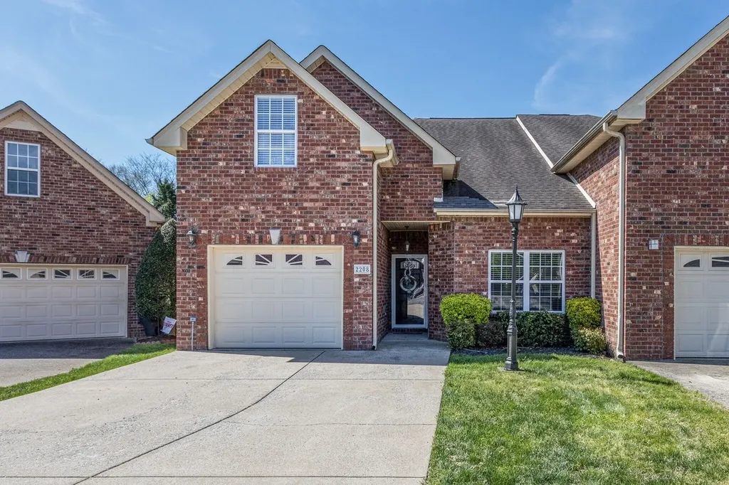 2208 Stanford Court Murfreesboro TN 37130