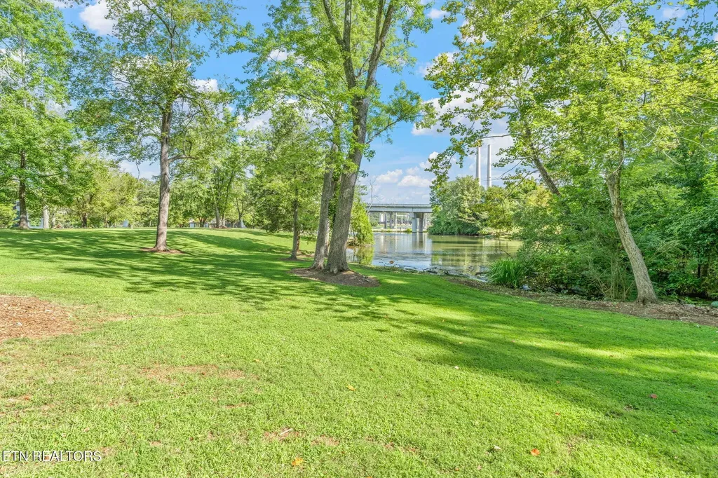 828 Sargent Drive Kingston TN 37763
