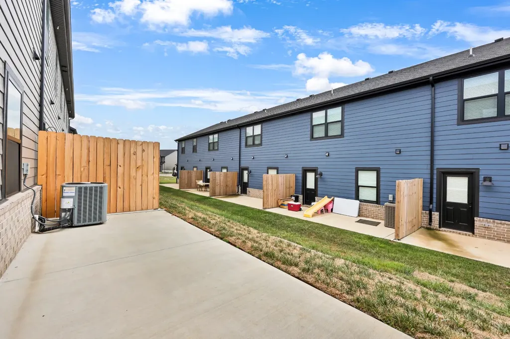 1304 Jonathan Wade Circle Clarksville TN 37043
