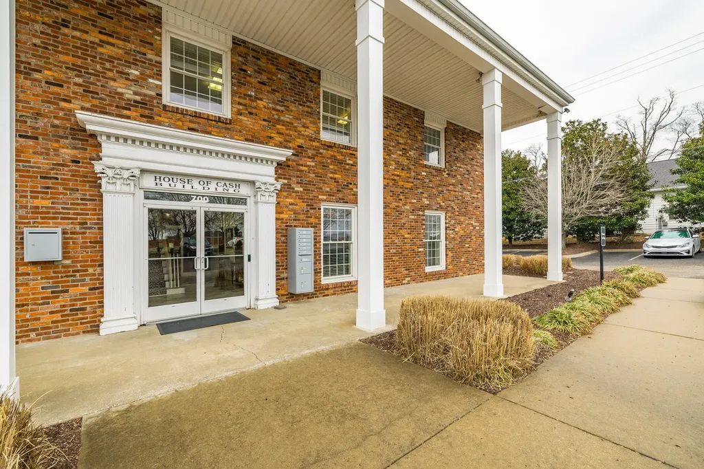 700 E Main Street Hendersonville TN 37075