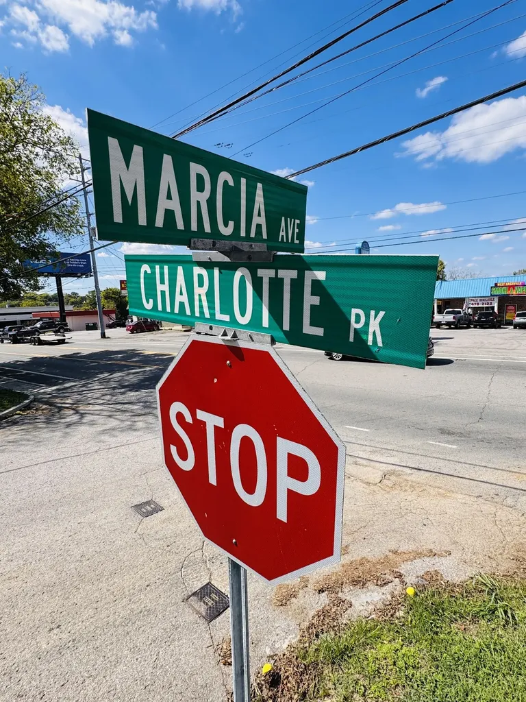 6119 Charlotte Pike Nashville TN 37209