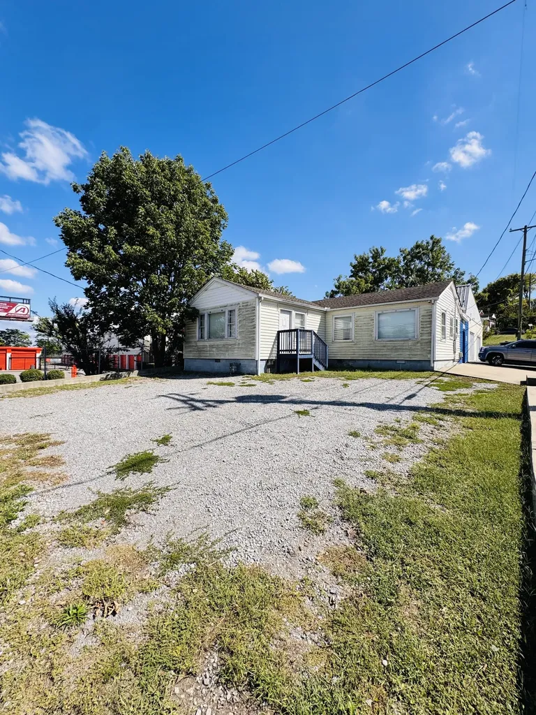 6119 Charlotte Pike Nashville TN 37209