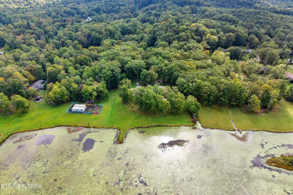 605 S Lake Drive Oneida TN 37841