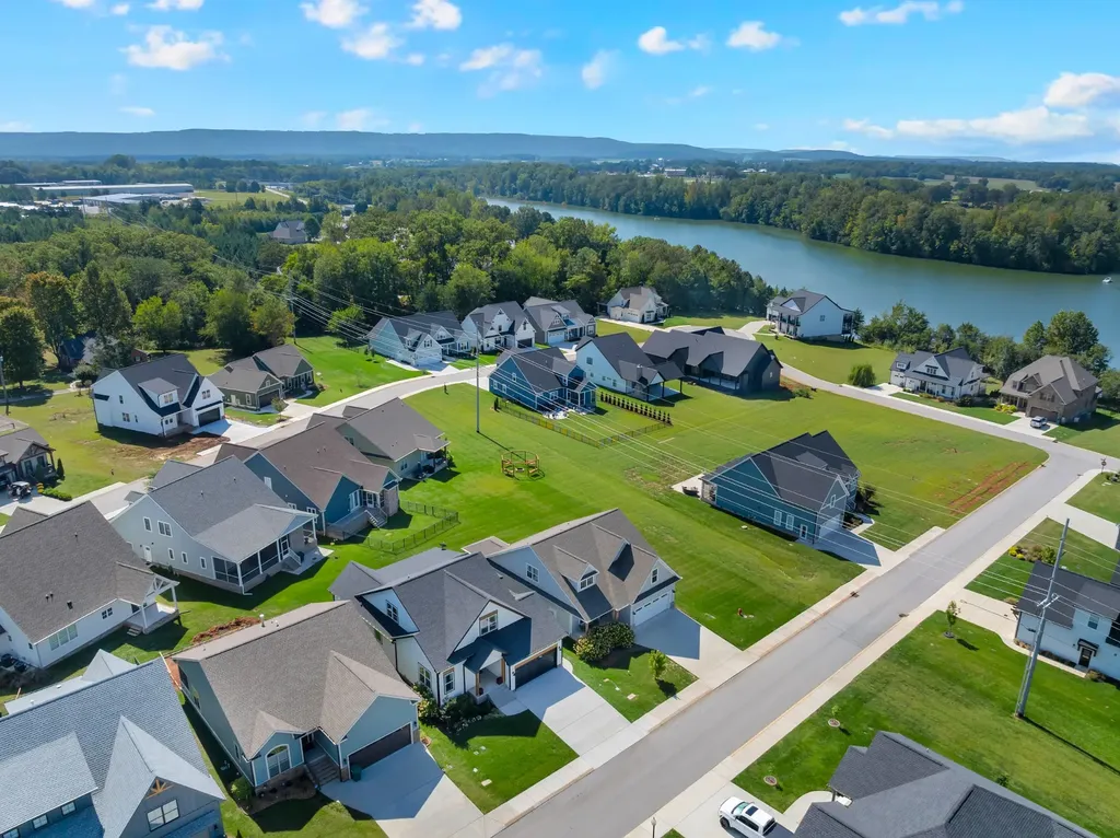 65 Pontoon Place Winchester TN 37398