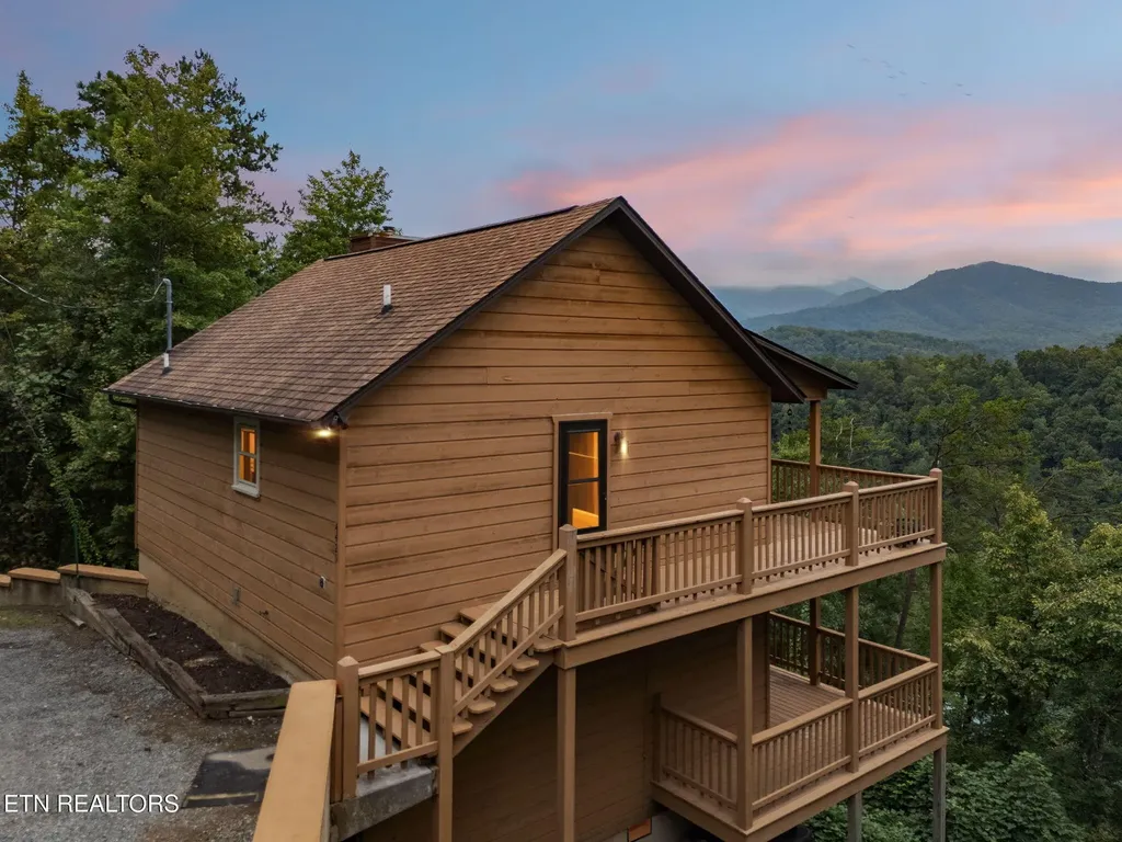 4429 New Pioneer Trail Pigeon Forge TN 37863