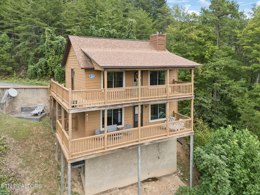 4429 New Pioneer Trail Pigeon Forge TN 37863