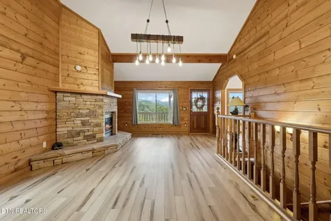 4429 New Pioneer Trail Pigeon Forge TN 37863