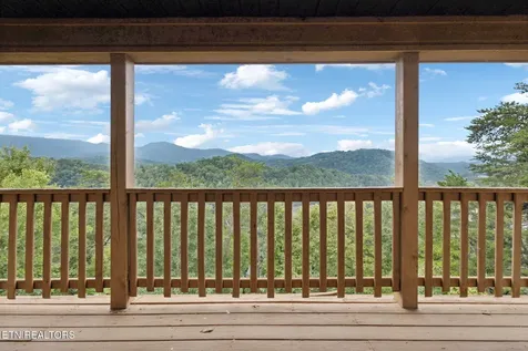 4429 New Pioneer Trail Pigeon Forge TN 37863