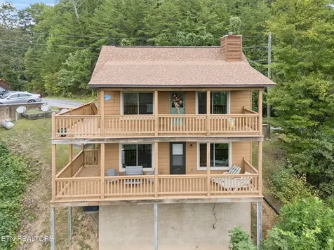 4429 New Pioneer Trail Pigeon Forge TN 37863