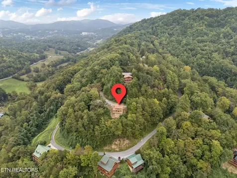 4429 New Pioneer Trail Pigeon Forge TN 37863