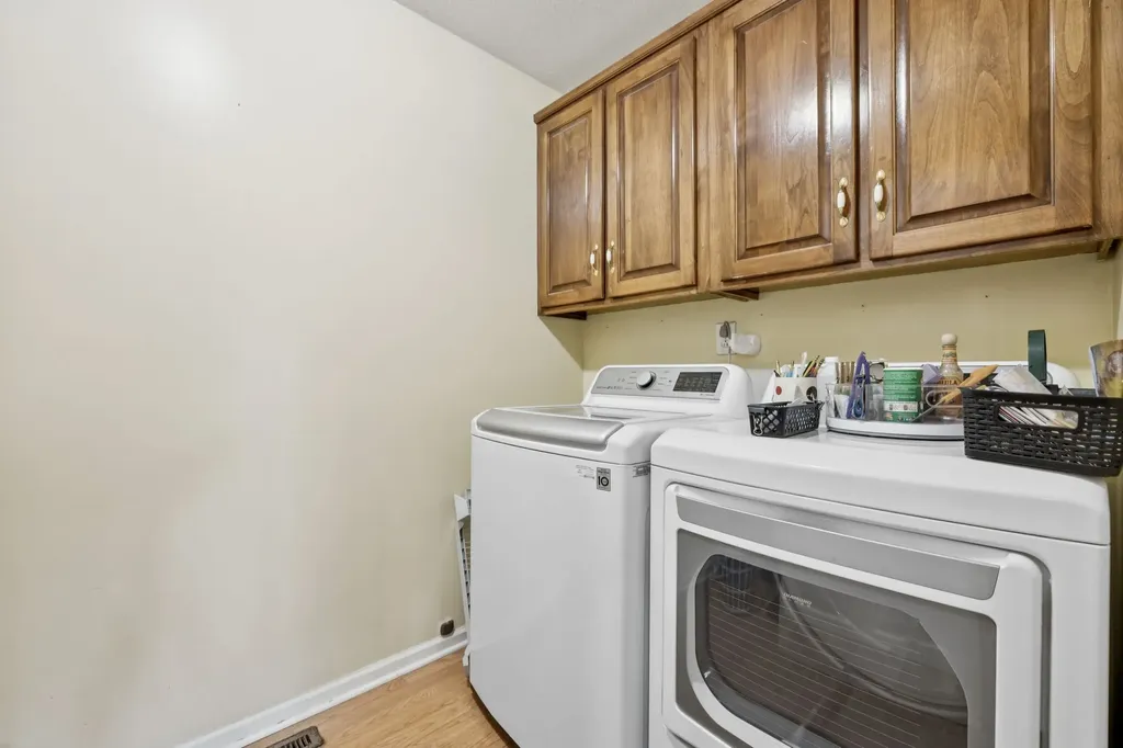 1818 Memorial Drive Clarksville TN 37043