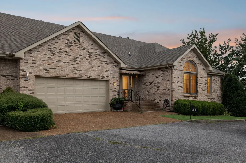 1818 Memorial Drive Clarksville TN 37043