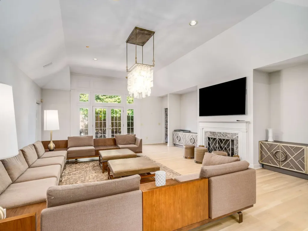 22 Bosley Oaks Nashville TN 37205