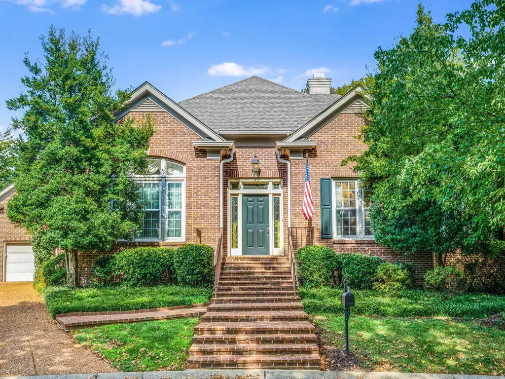 22 Bosley Oaks Nashville TN 37205