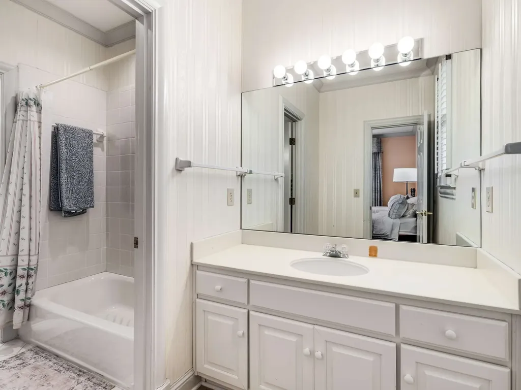 22 Bosley Oaks Nashville TN 37205