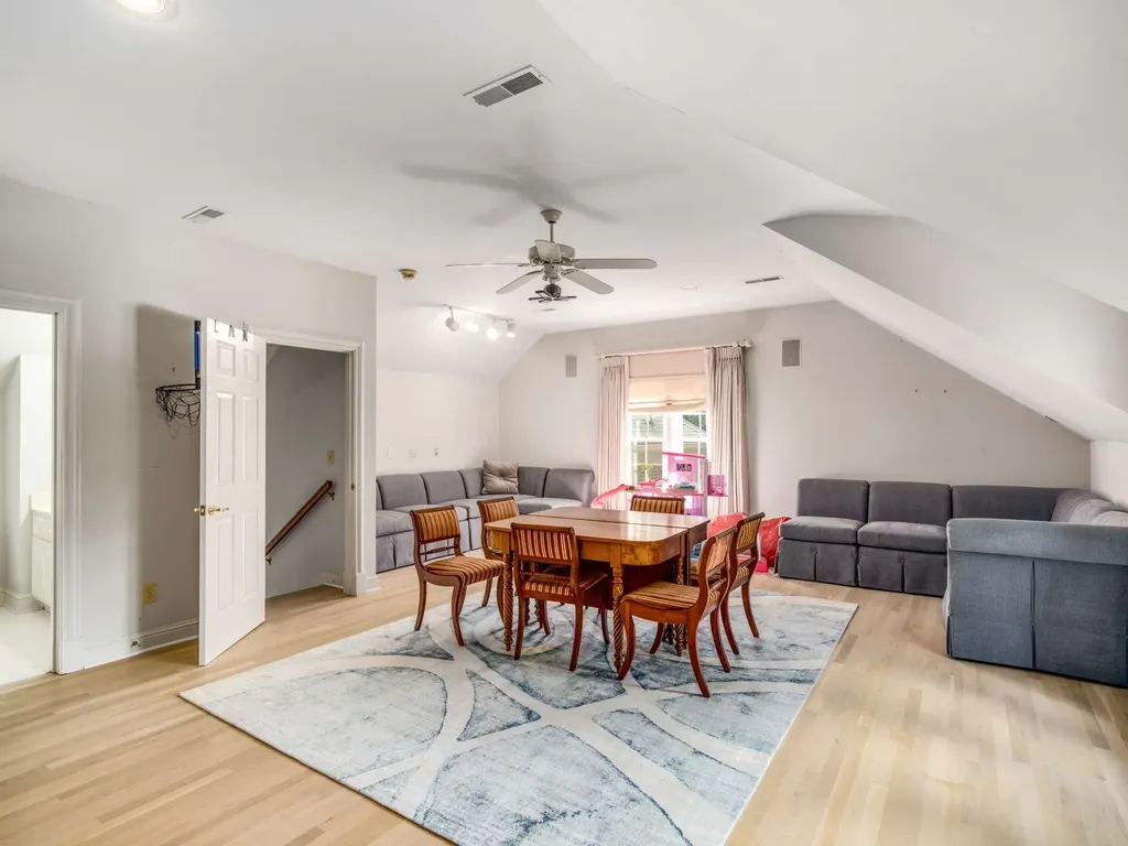 22 Bosley Oaks Nashville TN 37205