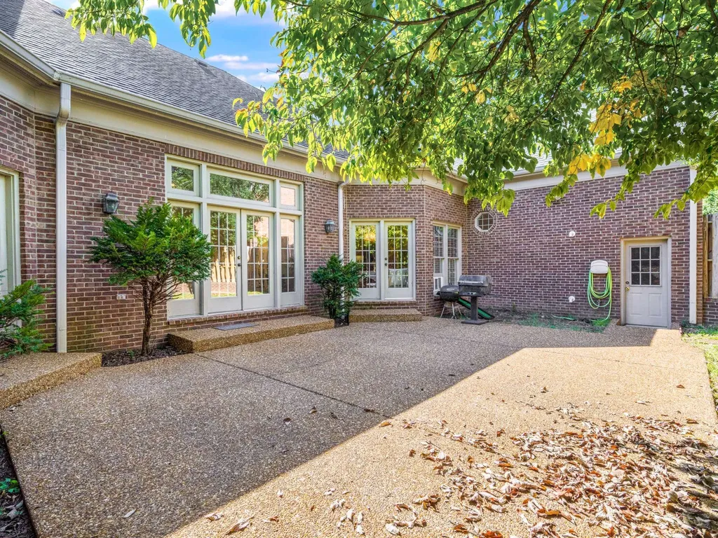 22 Bosley Oaks Nashville TN 37205