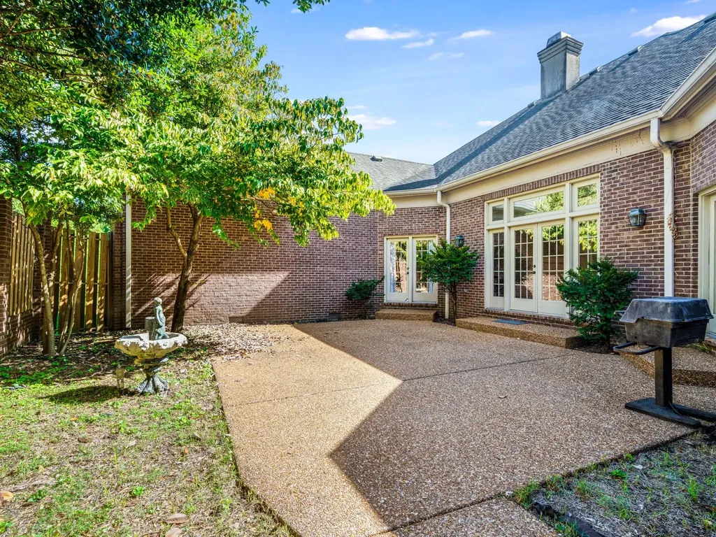 22 Bosley Oaks Nashville TN 37205
