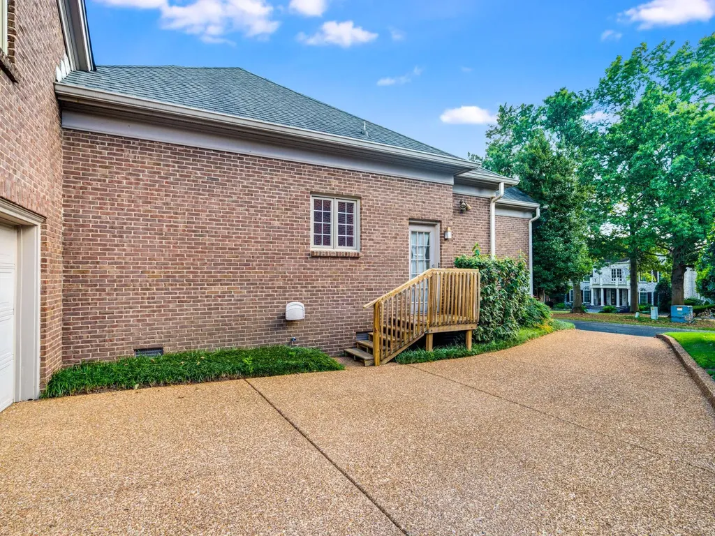 22 Bosley Oaks Nashville TN 37205