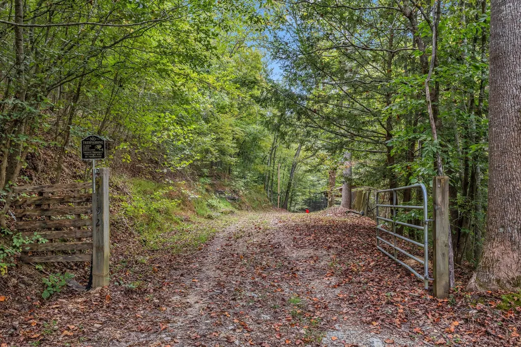5192 Whitlow Mountain Road Ashland City TN 37015