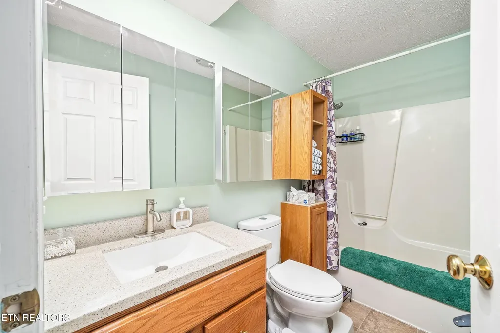 614 W Creston Road Crossville TN 38571