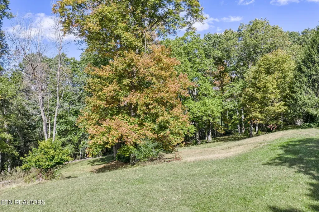 614 W Creston Road Crossville TN 38571