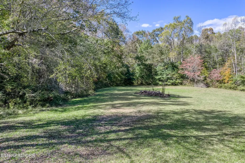 614 W Creston Road Crossville TN 38571